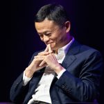 הטעות של ג’ק מא עולה הרבה מאד כסף: עליבאבא מאבדת 400 מיליארד דולר מתחילת השנה, ג’ק מא מאבד 20% מהונו האישי