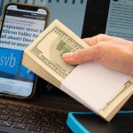 בוקר כלכלי 28.3.23: הבנקים בארה”ב עלו, השקל התחזק והבורסה בת”א תיפתח באווירה אופטימית על רקע הניסיונות להגיע לפשרות בזירה הפוליטית